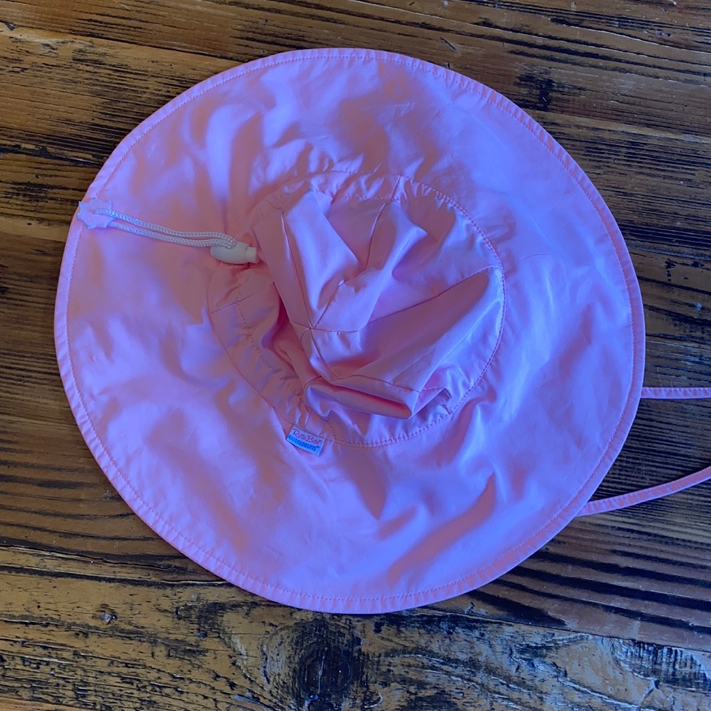 EUC RuffleButts Sun Hat - Picture 1 of 4